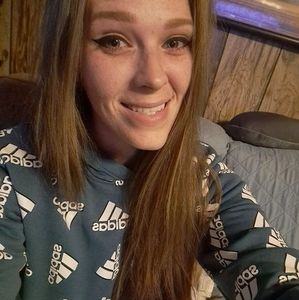 Meet your Posher, Destinee